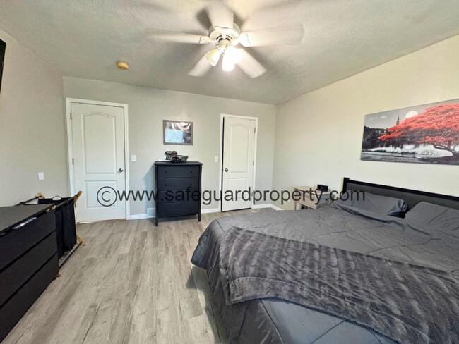 Building Photo - Welcoming Multi-Level Home for Rent in Wes...