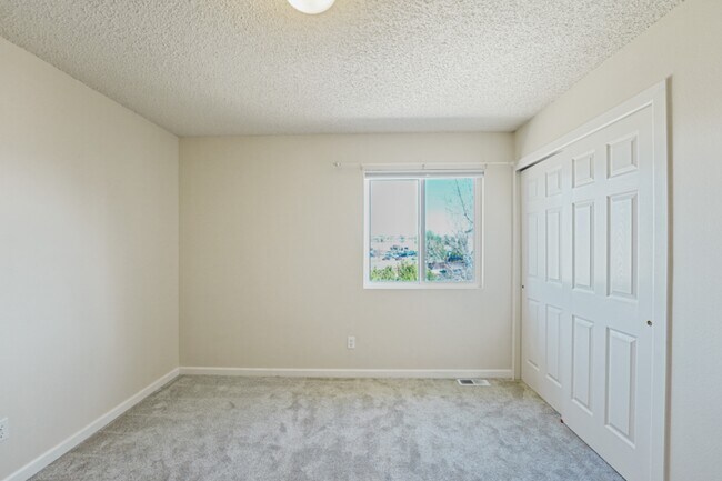 Building Photo - 9045 Aldersgate Ct