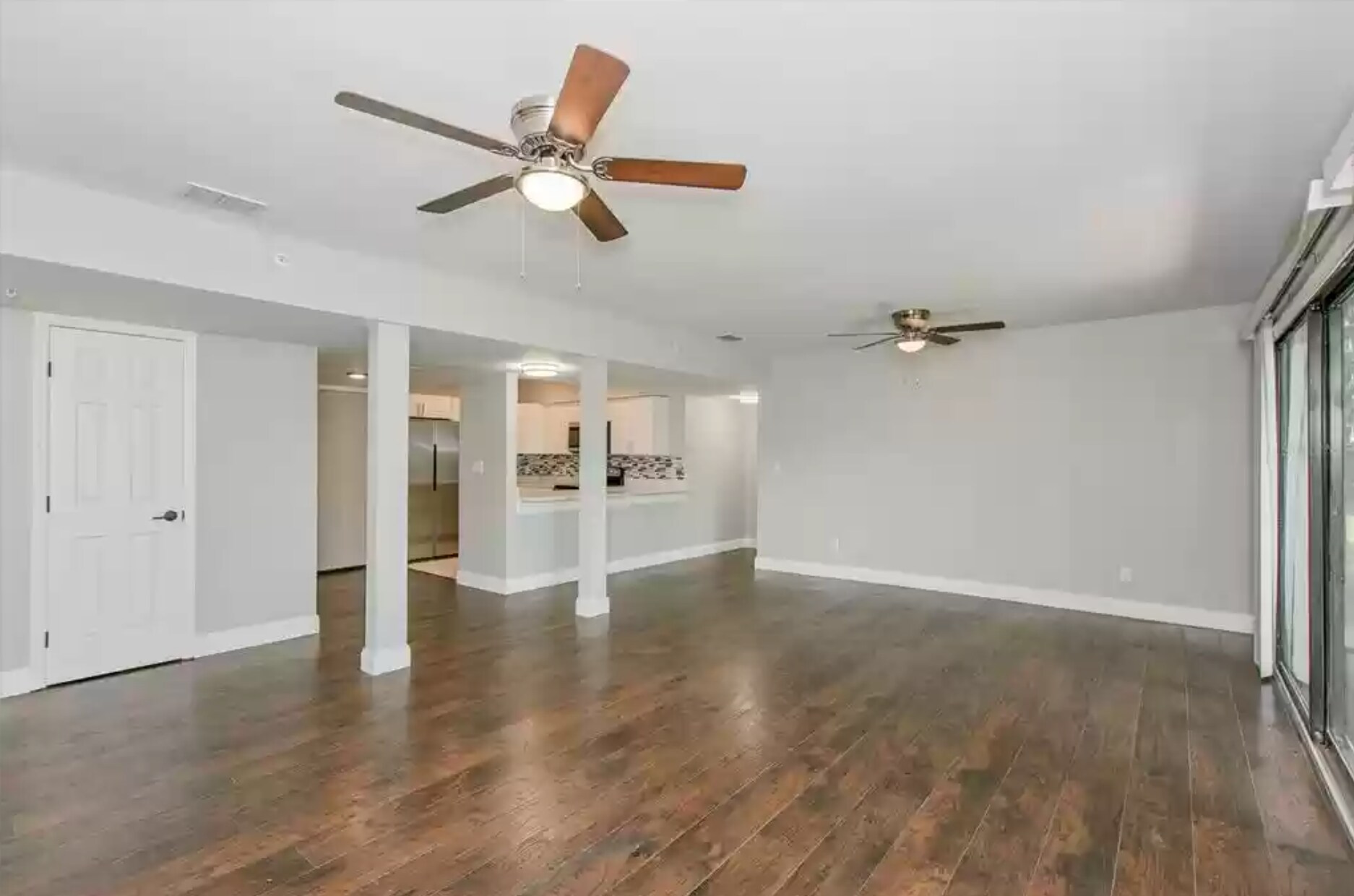 Living Room Open Concept - 813 Pinewood Ct