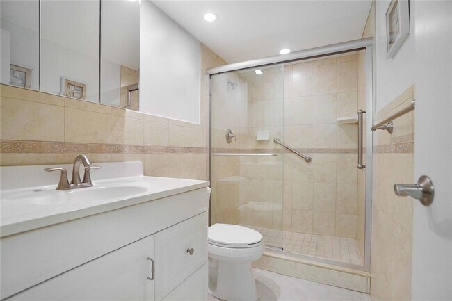 Building Photo - 4250 Galt Ocean Dr