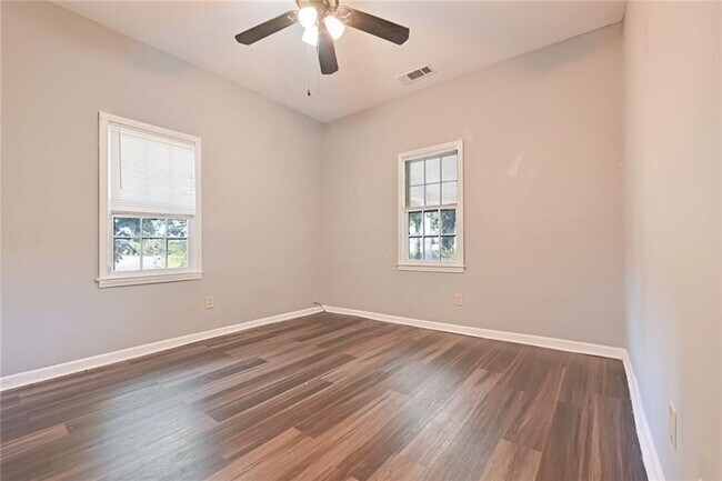 Building Photo - 7880 Rivertown Rd