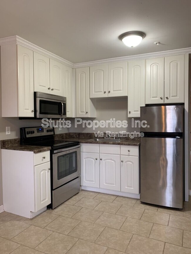 Building Photo - 414 Hermitage Dr