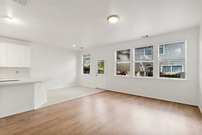 Building Photo - 144 Summerhaze Cir