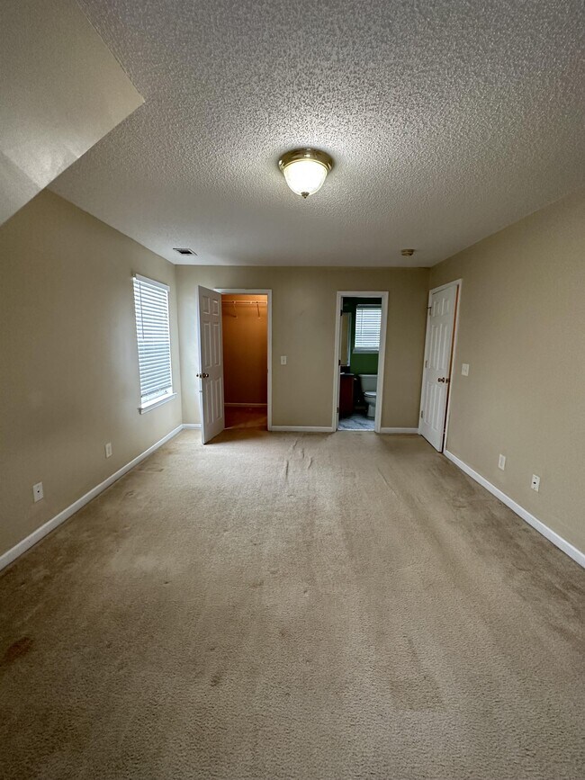 Building Photo - 160 Mills Run Dr