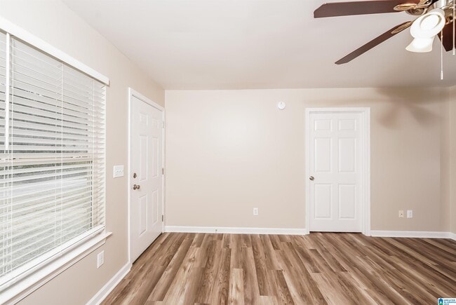 Building Photo - 1030 Moonlite Dr