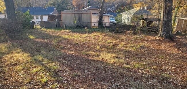 Building Photo - 3 Bedroom 1 Bathroom House