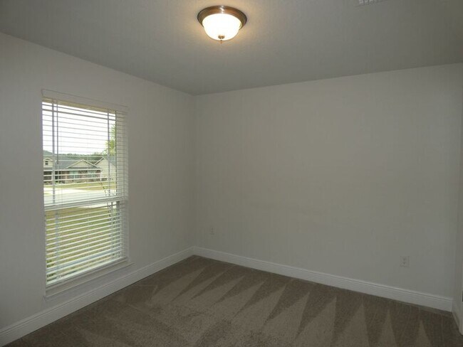 Building Photo - 5643 Lafayette Ct