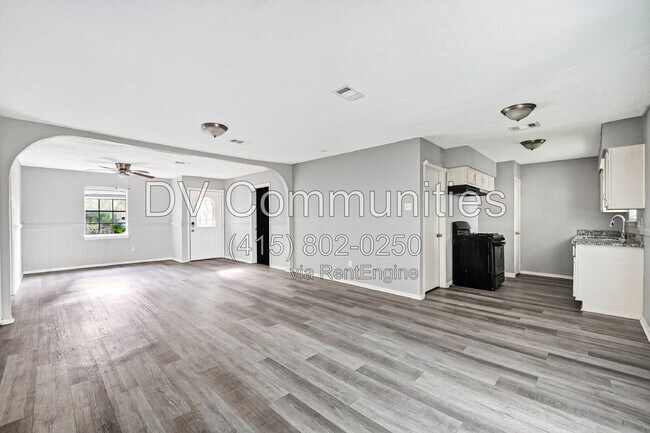 Building Photo - 12919 S Coast Dr