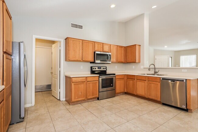 Building Photo - 10919 E Catalina Ave