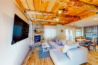 Building Photo - 1105 W Overland Pass Dr