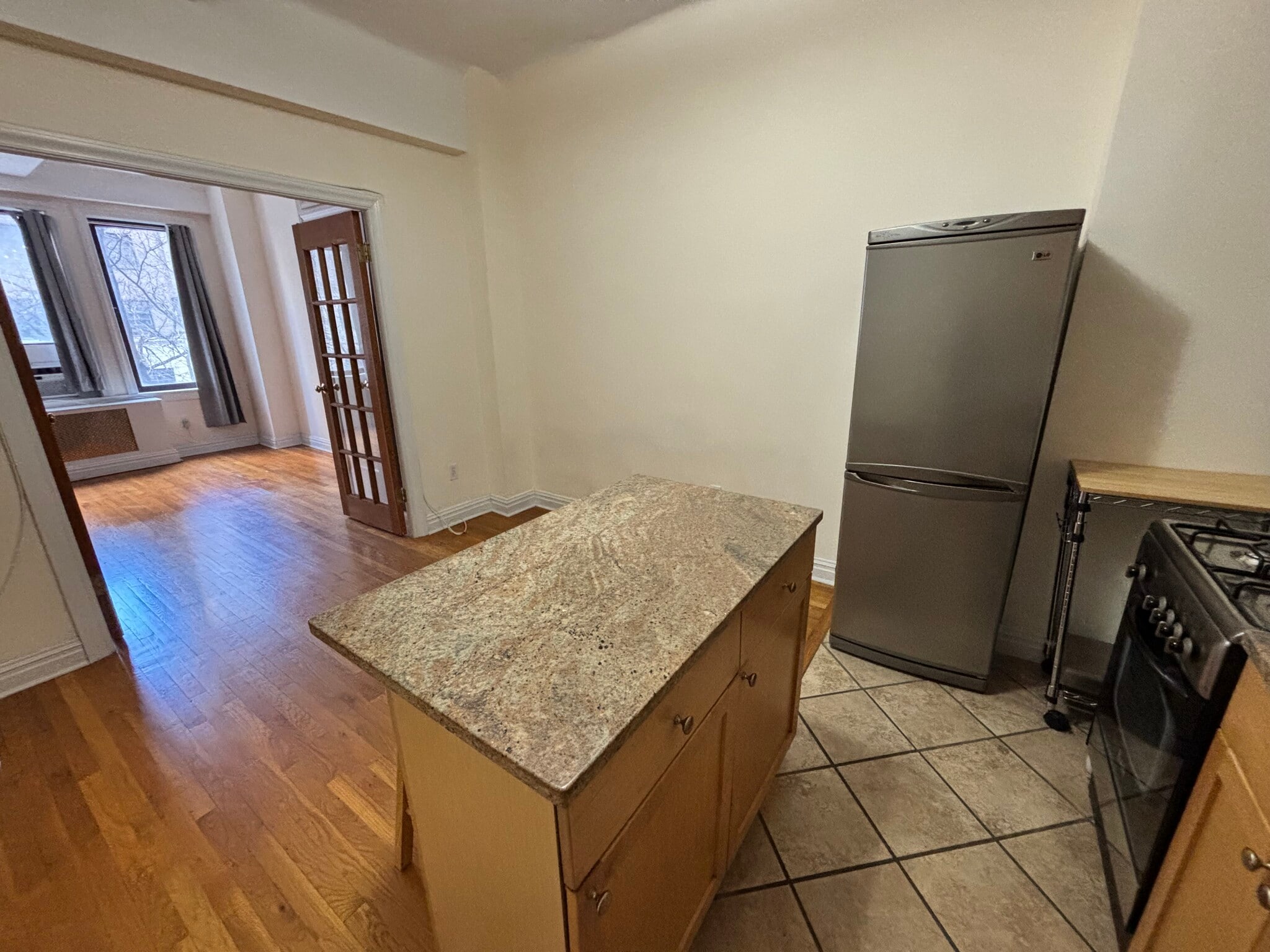 Building Photo - 118 W 72nd St