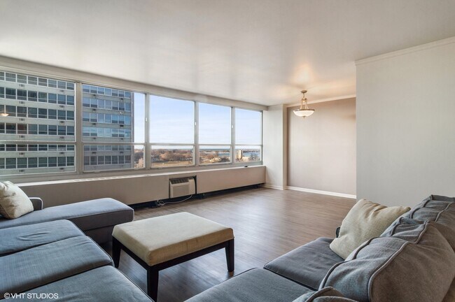 Building Photo - 3550 N Lake Shore Dr