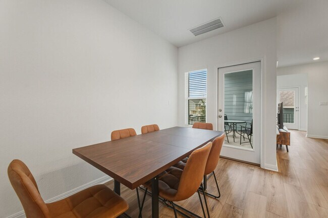 Building Photo - 2017 Ridge Runner Dr