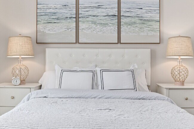 Building Photo - Fully Furnished Home in The Parks