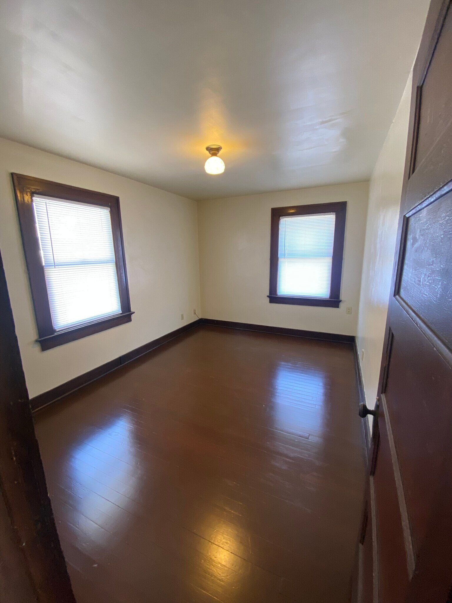 Building Photo - 2708 Hoagland Ave