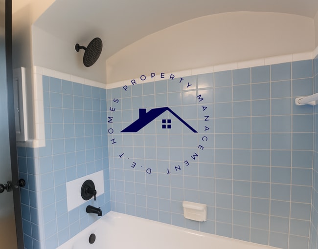 Building Photo - 10510 Lanark St