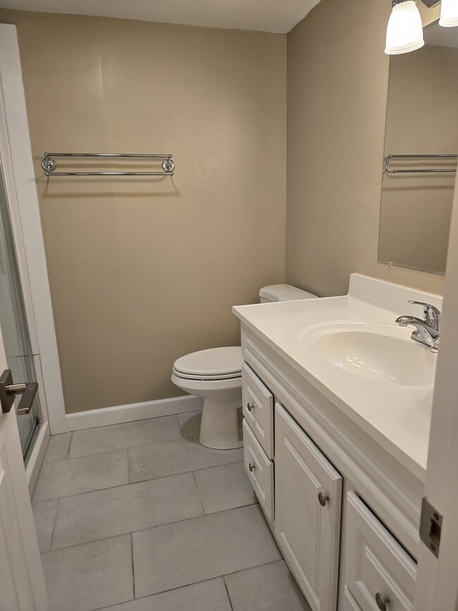 Building Photo - 5709 Lyons View Pike