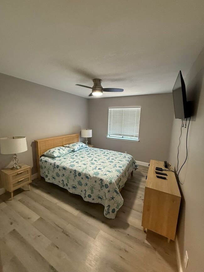 Building Photo - Destin townhome...AVAILABLE NOW!!!