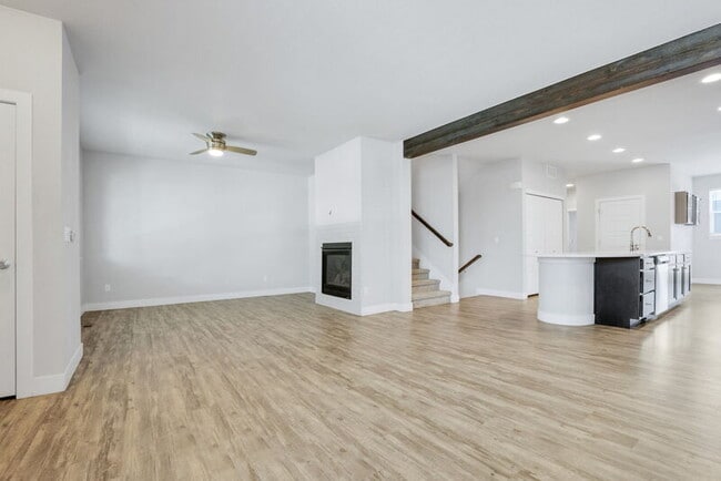 Building Photo - 5829 N Beeler St
