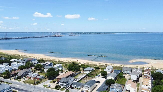 Building Photo - Willoughby Beach