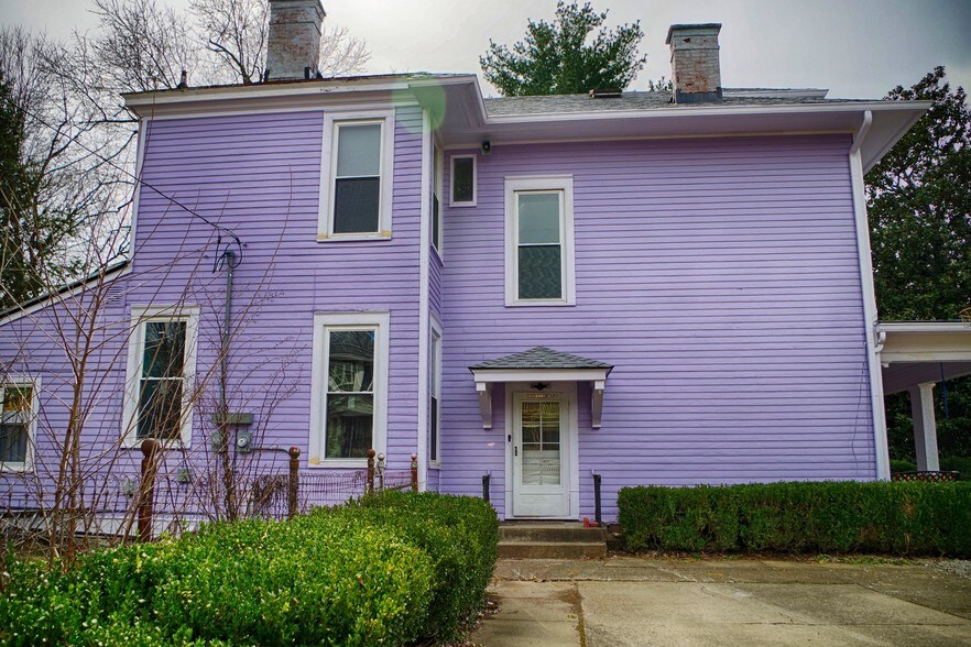Building Photo - 2038 Bonnycastle Ave