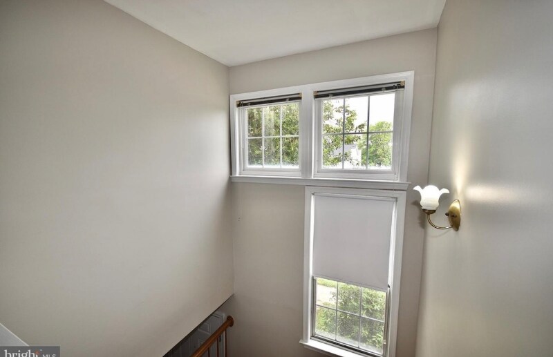 Building Photo - 14370 Gringsby Ct