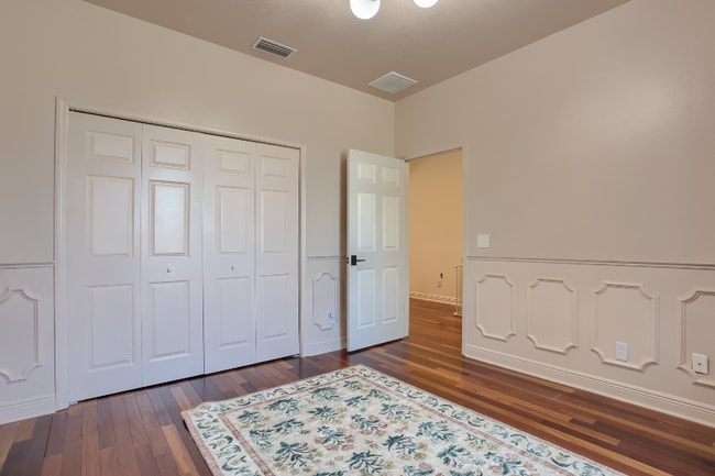 Building Photo - 4625 Overlook Dr NE