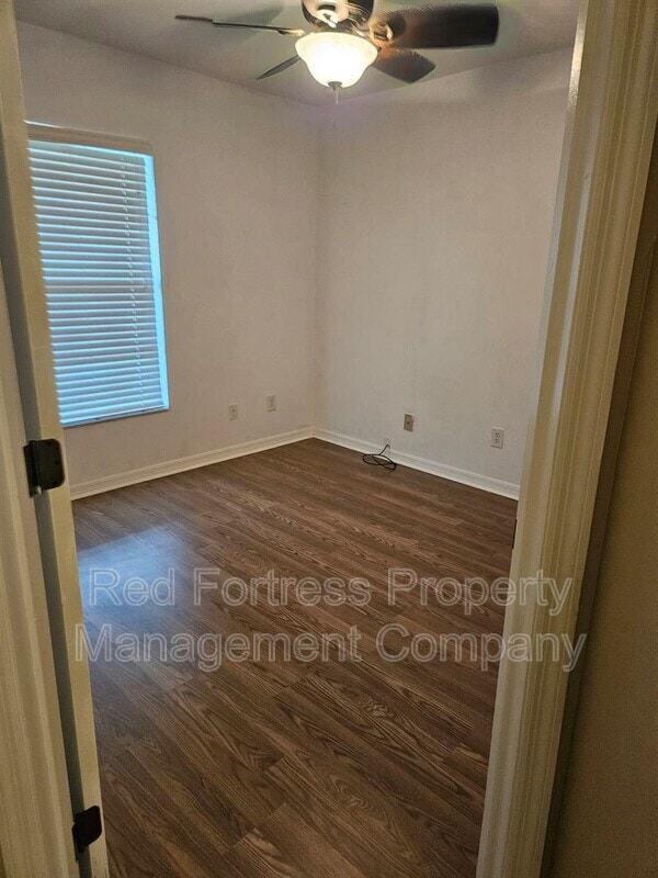 Building Photo - 3224 57th St W