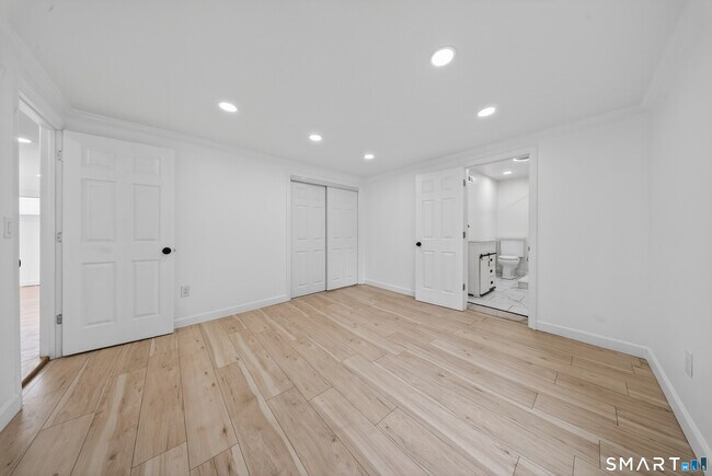 Building Photo - 207 Hillcrest Rd