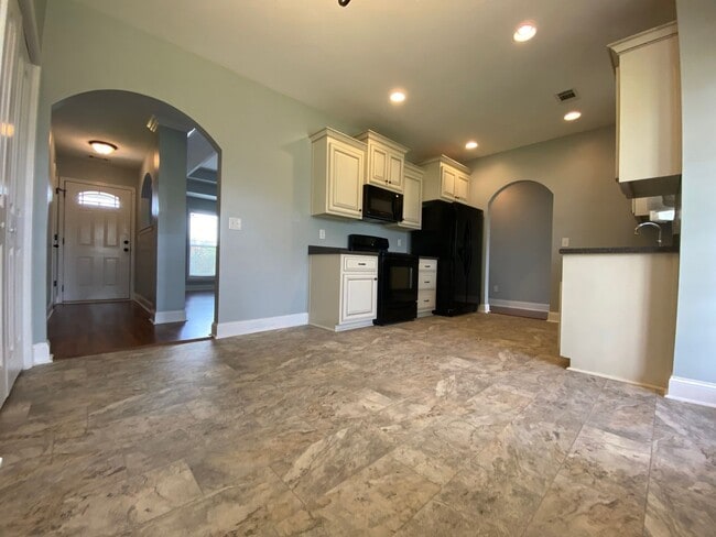 Building Photo - Adorable 3 bed/2 bath home! Great location!