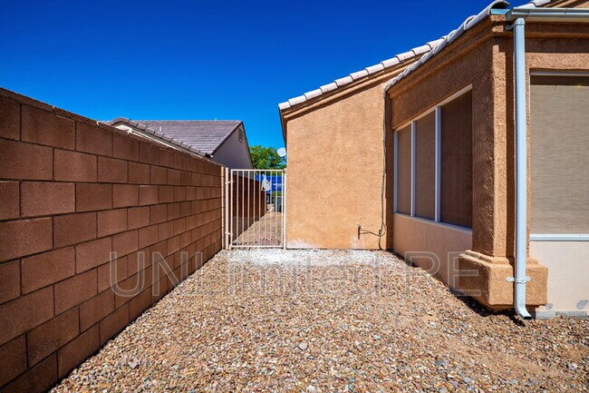 Building Photo - 4926 Mesa Blanca Way