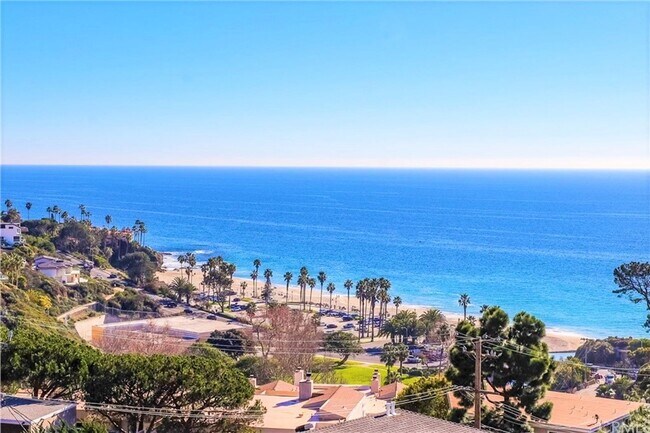 Building Photo - Ocean View Single Level Laguna Beach Condo!