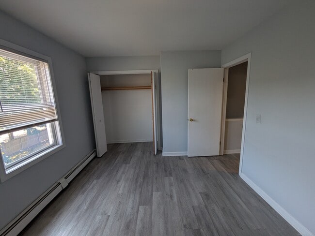 Building Photo - 998 Campbell Ave