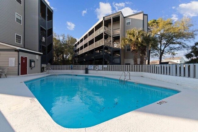 Building Photo - 1500 Cenith Dr