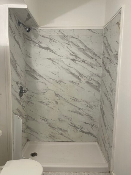 Shower - 20892 Cochran Rd