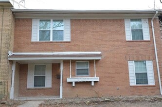 Building Photo - 2203 Sheraton Dr