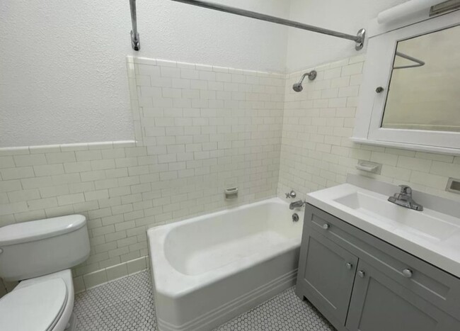 Bathroom - 730 Monroe St