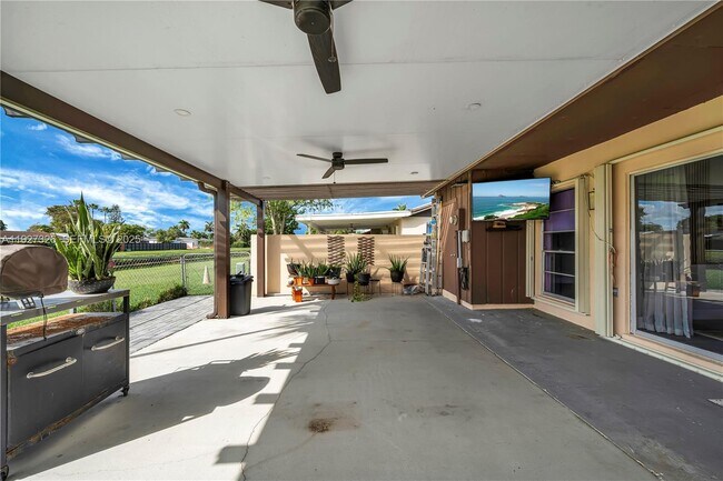 Building Photo - 11974 SW 110th St Cir S