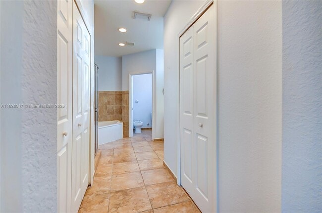 Building Photo - 11331 NW 44th Terrace