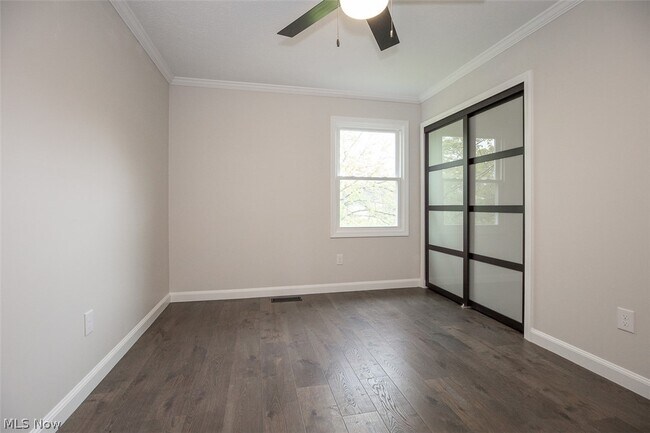 Building Photo - 7528 Lakedge Ct