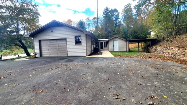 Building Photo - 12735 US-221