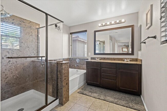 Building Photo - 3 bedroom Home in Summerlin with a Large B...