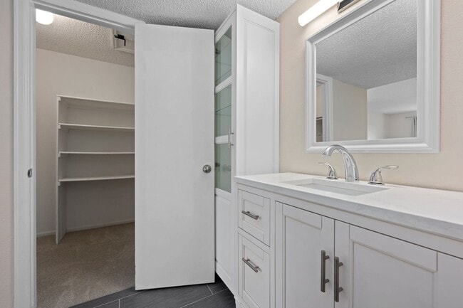 Building Photo - Wonderful West Arvada 2 bedroom condo - AVAILABLE NOW