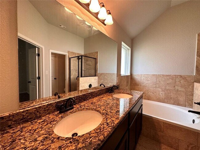 Building Photo - Round Rock Charmer!