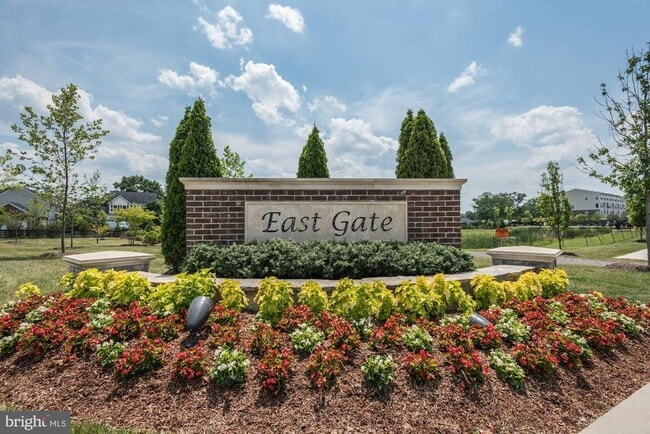 Building Photo - 43369 Town Gate Square