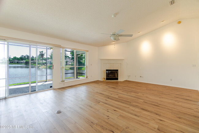 Building Photo - 1623 Sandy Springs Dr