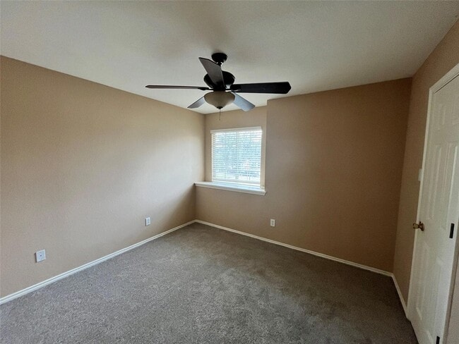 Building Photo - 11313 Dodge Cattle Dr