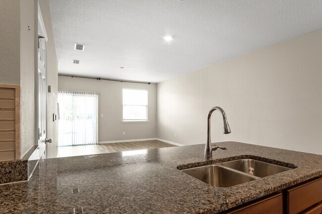 Building Photo - 3 Bedroom / 2.5 Bathroom Townhouse in the Meadows at Oakleaf