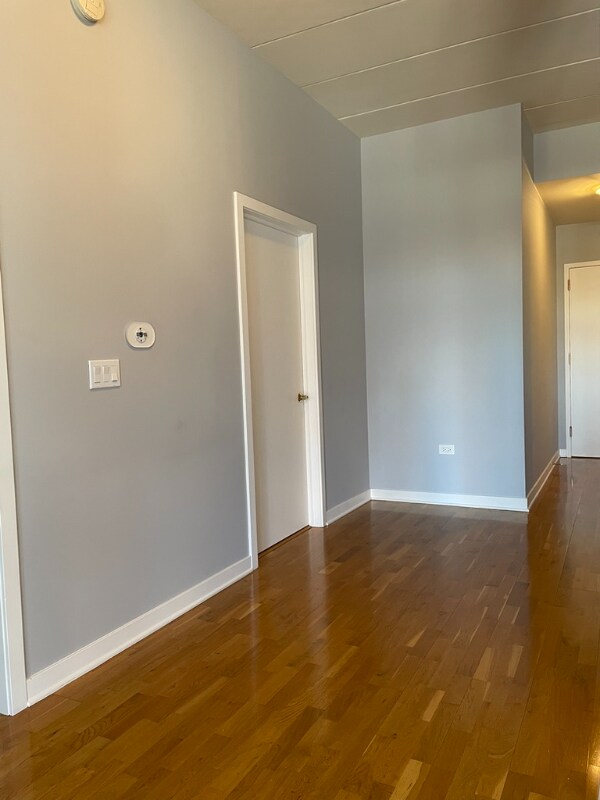 Building Photo - 1155 W Madison St