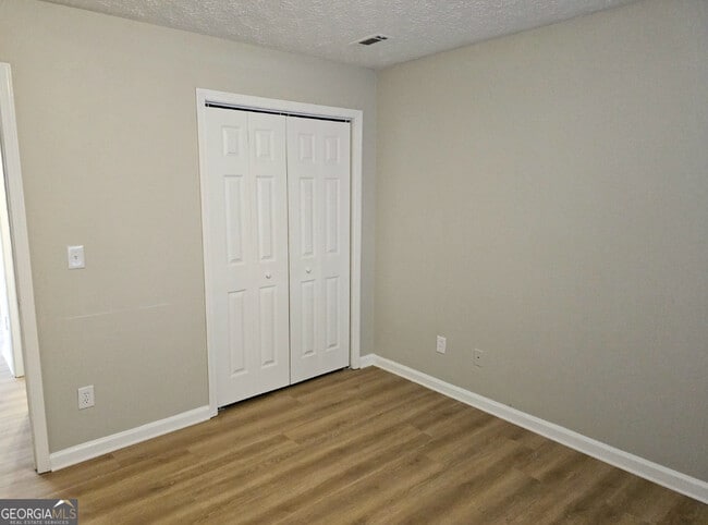 Building Photo - 210 Sabal Dr